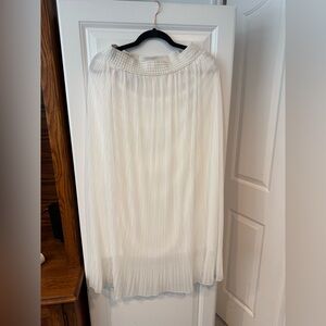 MetroWear White Maxi Skirt